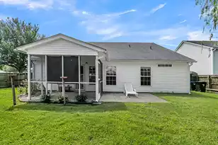 558 Holiday Dr, Summerville, SC 29483 - Photo 35