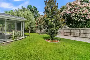558 Holiday Dr, Summerville, SC 29483 - Photo 39