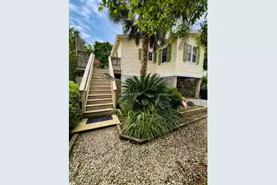 215 Hudson Avenue W, Folly Beach, SC 29439 - Photo 39