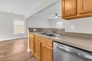 401 Beverly Dr, Summerville, SC 29485 - Photo 15