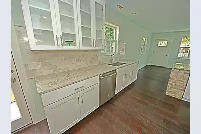 4 Enston Avenue S, Charleston, SC 29403 - Photo 3