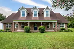 142 Cloverleaf Dr, Saint George, SC 29477 - Photo 1