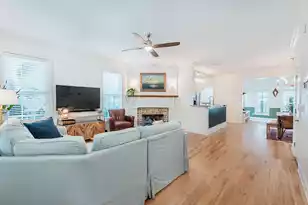 1124 Sea Island Crossing Ln, Mount Pleasant, SC 29464 - Photo 7