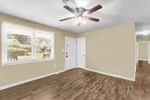 216 Gardenia St, Summerville, SC 29483 - Photo 5