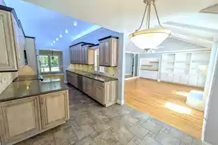 304 Woodland Dr, Summerville, SC 29485 - Photo 9