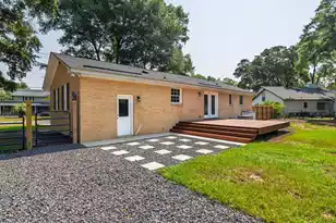 1209 Julian Clark Rd, Charleston, SC 29412 - Photo 3