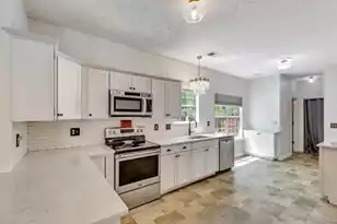 1878 Falling Creek Cir, Mount Pleasant, SC 29464 - Photo 11