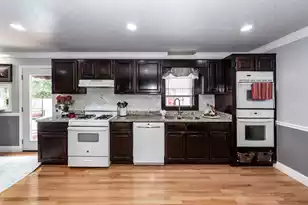 194 Pecan Dr, Summerville, SC 29483 - Photo 17