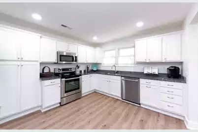 743 Sinlea Avenue, Mount Pleasant, SC 29464 - Photo 11