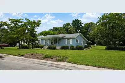 306 Hampton Street E, Elloree, SC 29047 - Photo 1