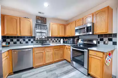 270 Avonshire Drive, Summerville, SC 29483 - Photo 9
