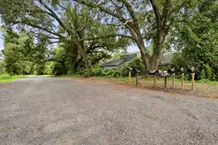1105 Quiet Rd, Mount Pleasant, SC 29464 - Photo 5
