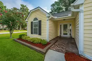 106 Irish Oak Dr, Goose Creek, SC 29445 - Photo 3