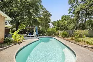 1352 Honeysuckle Ln, Charleston, SC 29412 - Photo 19