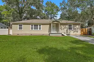 7620 Winchester St, North Charleston, SC 29420 - Photo 1
