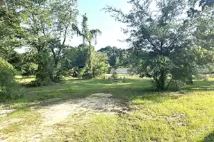 1076 Beehive Rd, Mount Pleasant, SC 29429 - Photo 1