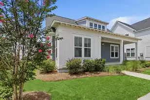 601 Blueway Ave, Summerville, SC 29486 - Photo 1