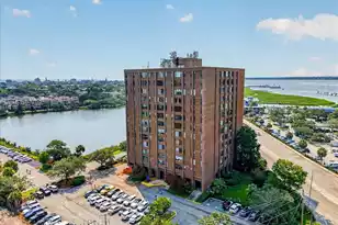 14 Lockwood Dr #10I, Charleston, SC 29401 - Photo 3