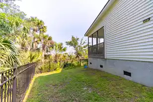 359 Kingston Ln, Mount Pleasant, SC 29464 - Photo 37