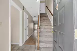 719 Williamson Dr, Mount Pleasant, SC 29464 - Photo 5