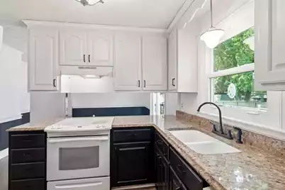 220 Crestwood Drive, Summerville, SC 29483 - Photo 7