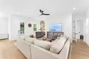 635 Flint St, Charleston, SC 29412 - Photo 9