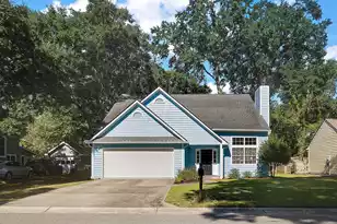 1379 Center Lake Dr, Mount Pleasant, SC 29464 - Photo 1