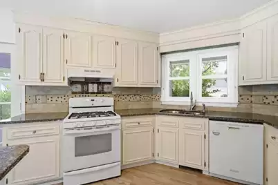 608 Dolphin Drive, Summerville, SC 29485 - Photo 5
