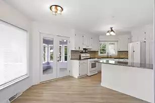 608 Dolphin Dr, Summerville, SC 29485 - Photo 11