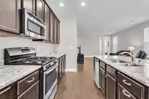 1063 Ashley Garden Blvd, Charleston, SC 29414 - Photo 5