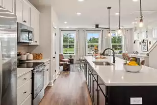 4633 Forest Hills Dr, North Charleston, SC 29418 - Photo 9