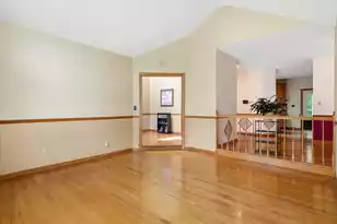 326 Locust St, Walterboro, SC 29488 - Photo 7