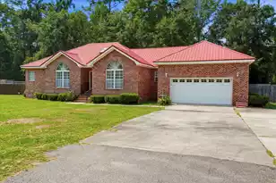 326 Locust St, Walterboro, SC 29488 - Photo 1