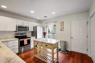 573 Antebellum Ln, Mount Pleasant, SC 29464 - Photo 13