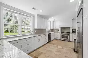 1670 Hunley Ave, Charleston, SC 29412 - Photo 23