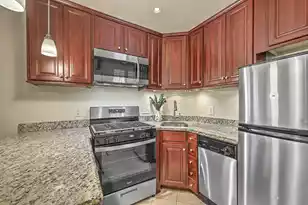 53 Hasell St, Charleston, SC 29401 - Photo 13
