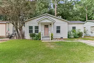 525 Richardson Ave E, Summerville, SC 29485 - Photo 1