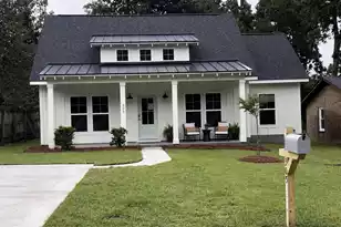 305 1st North Street E, Summerville, SC 29483 - Photo 1