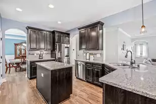 1005 Victoria Pointe Ln, Summerville, SC 29485 - Photo 11