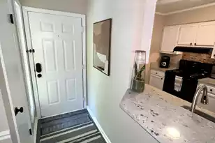 1054 Anna Knapp #Apt 6B, Mount Pleasant, SC 29464 - Photo 5