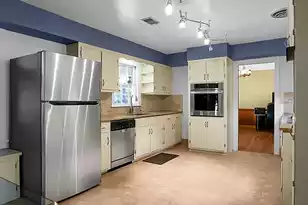 2041 Old Fort Ave, Charleston, SC 29414 - Photo 13