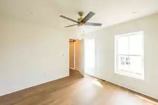 42 Cooper St, Charleston, SC 29403 - Photo 11