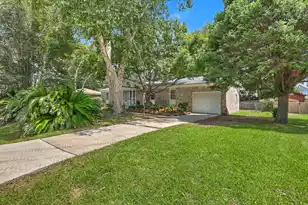 827 Piccadilly Cir, James Island, SC 29412 - Photo 13