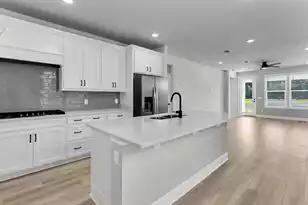 716 Coral Bells Ln, Summerville, SC 29486 - Photo 5