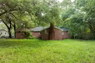 388 5th Ave, Mount Pleasant, SC 29464 - Photo 3