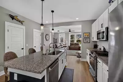 686 Blueway Avenue, Summerville, SC 29486 - Photo 11