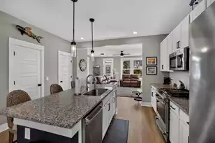 686 Blueway Ave, Summerville, SC 29486 - Photo 11