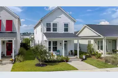 686 Blueway Avenue, Summerville, SC 29486 - Photo 1