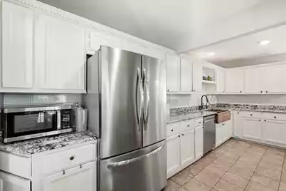 1323 Center Lake Drive, Mount Pleasant, SC 29464 - Photo 13