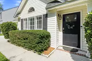1323 Center Lake Dr, Mount Pleasant, SC 29464 - Photo 3